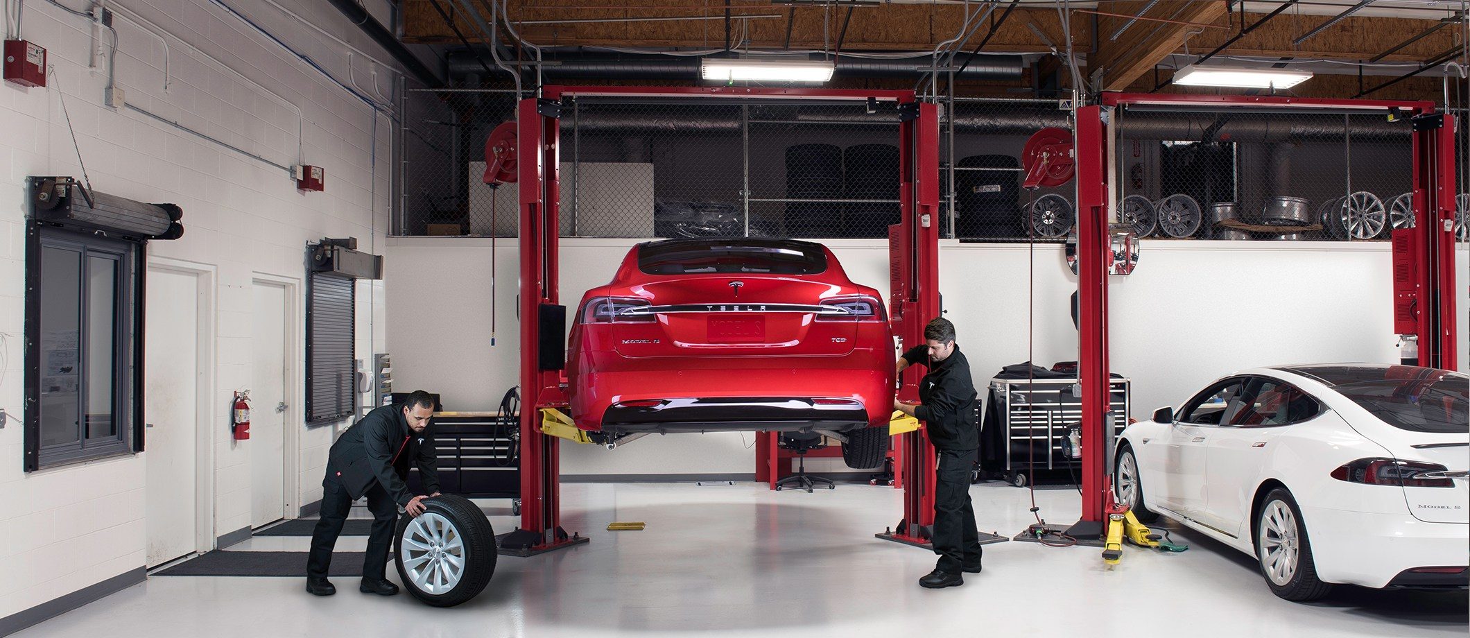 picture of Tesla repair shop in Lombard, IL